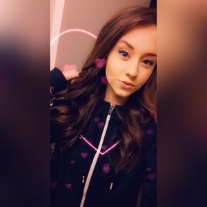 Meet your Posher, Cassandra